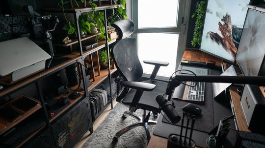 The Importance of a Headrest on an Office Chair: A Review of the SIHOO Ergonomic Chair - SIHOO Australia