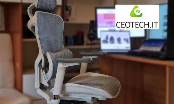 SIHOO Doro C300 ergonomic chair in a modern home office setup with multiple computer monitors, featured in CEOTECH.IT review.