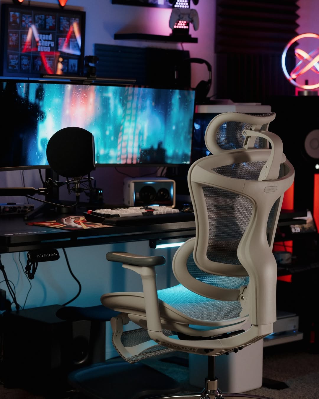 Gaming chair vs. ergonomic office chair: Which is actually better for your spine?