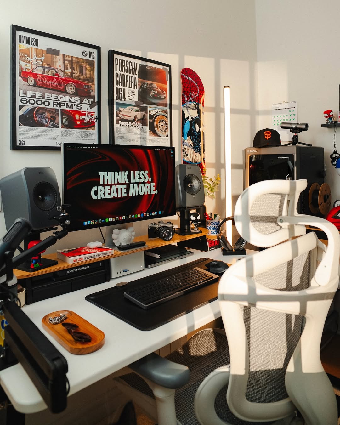 The "phygital" desk: The essential tech stack for a seamless home-to-office
