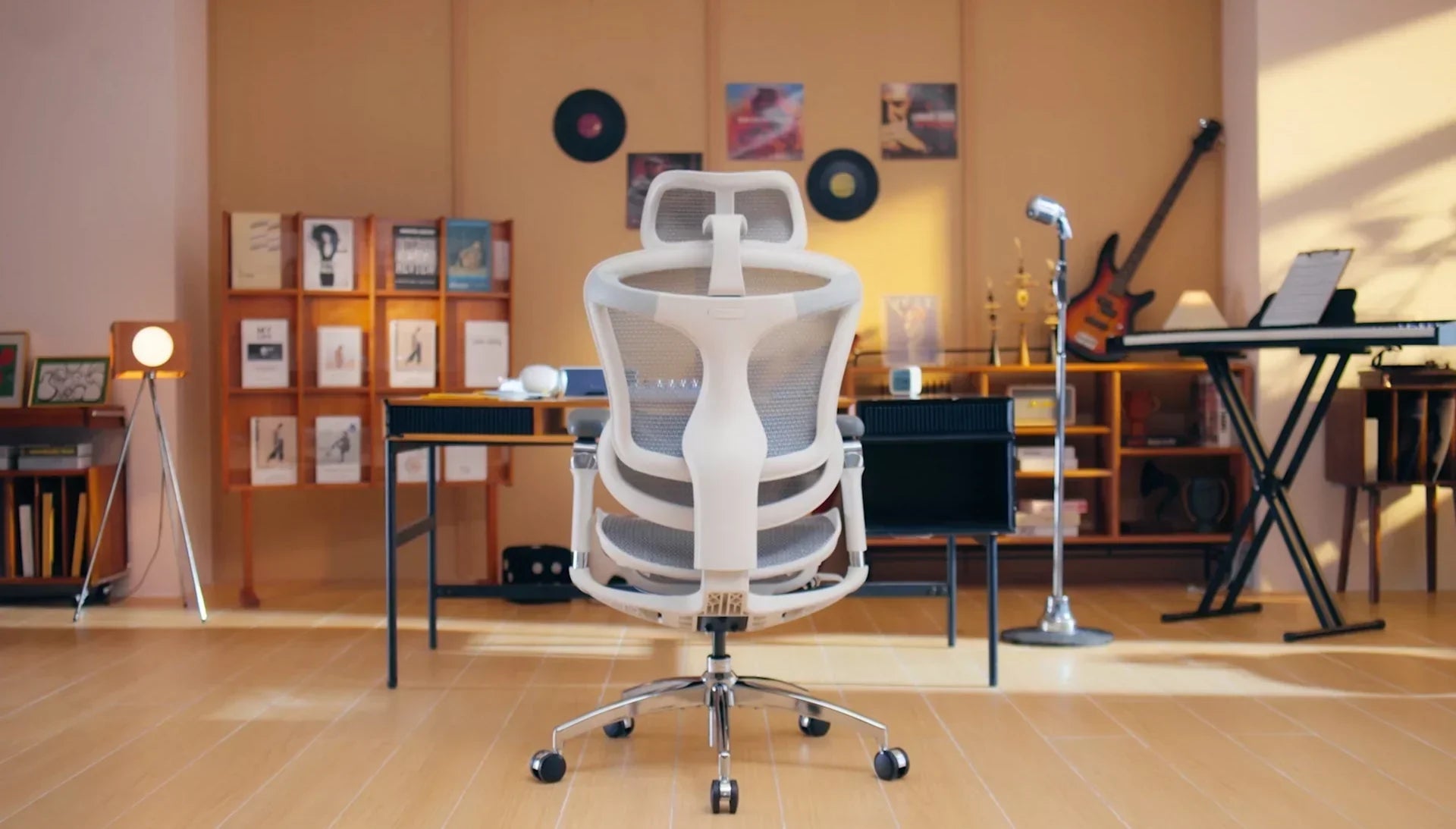 Comparison of SIHOO Premium Chairs: Doro C300 vs. Doro S300